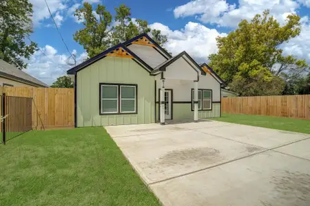 New construction Single-Family house 5919 Rietta St, Houston, TX 77016 - image