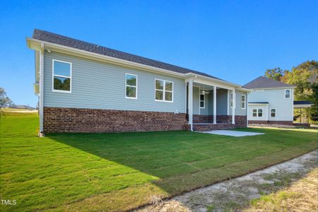 New construction Single-Family house 45 Winterwood Drive, Benson, NC 27504 Red Camellia- photo 27 27