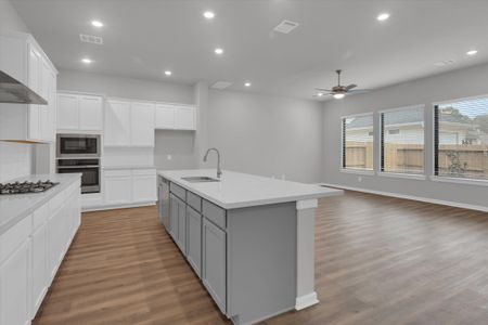New construction Single-Family house 348 Summer Place Dr, Montgomery, TX 77356 plan Newport - image 8