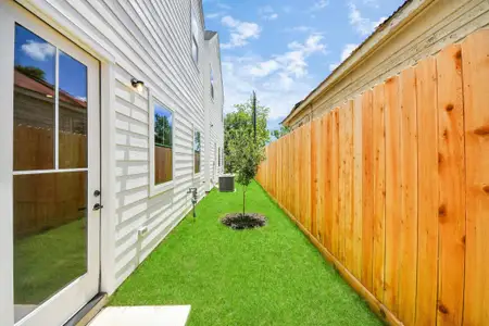 New construction Single-Family house 6519 Old Olive Tree Dr, Houston, TX 77091 - image 4