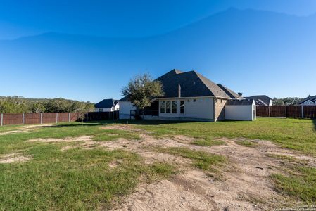 New construction Single-Family house 116 Moon Lane, Castroville, TX 78009 Summerlin- photo 21 21