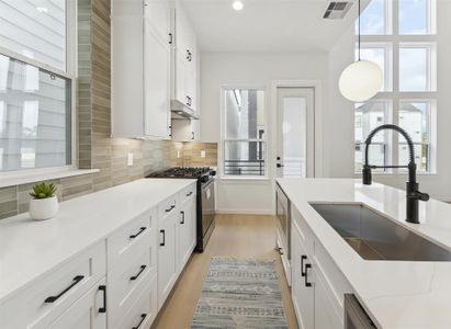 New construction Single-Family house 817 Thornton Rd, Unit F, Houston, TX 77018 plan 9384 - image 18