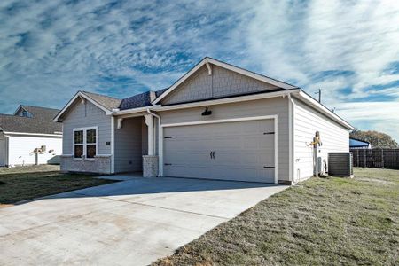 New construction Single-Family house 227 Faith Lane, Tioga, TX 76271 - photo 3 3