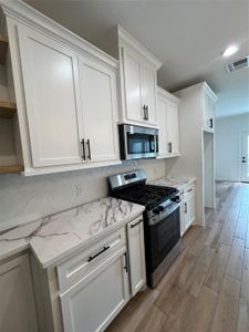 New construction Single-Family house 114 Capetown Cir, Conroe, TX 77356 - image 3