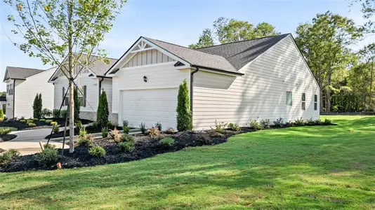 New construction Single-Family house 365 Bullock Pass, Jefferson, GA 30549 - image