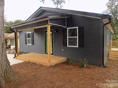 New construction Single-Family house 321 Linestowe Dr, Belmont, NC 28012 null- photo 0 0