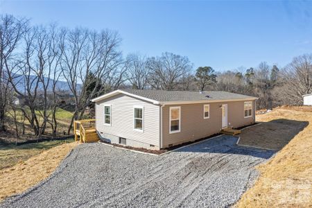 New construction Single-Family house 77 Geiranger Dr, Clyde, NC 28721 - image