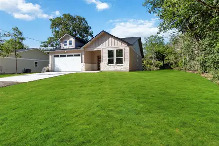 New construction Single-Family house 150 Palikea Ct, Bastrop, TX 78602 - image