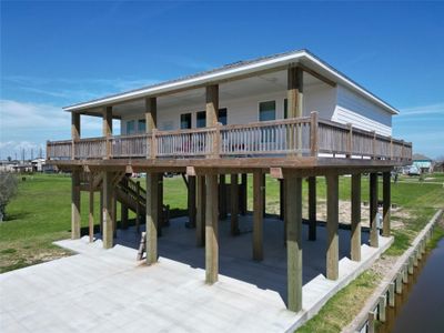 New construction Single-Family house 960 S Sage Rd, Crystal Beach, TX 77650 - image