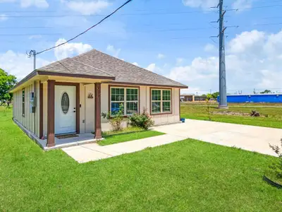 New construction Single-Family house 308 Ave A, Ennis, TX 75119 - image
