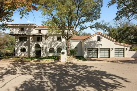 New construction Single-Family house 2801 Hubbard Cir, Austin, TX 78746 - photo 0