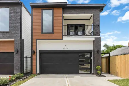 New construction Single-Family house 4210 New Orleans St, Houston, TX 77020 - image