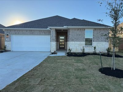 New construction Single-Family house 118 Water Grass Trl, Clute, TX 77531 plan Davis - image