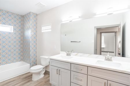 New construction Single-Family house 9916 Dipping Woods St, Houston, TX 77076 - image 8