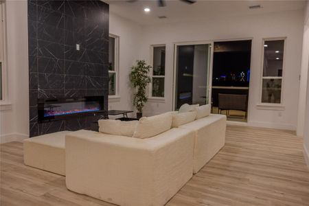 New construction Townhouse house 2808 Guymon St, Dallas, TX 75212 - image