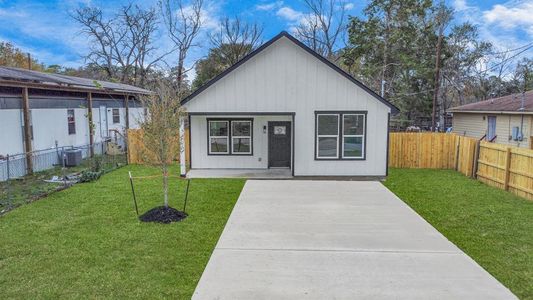 New construction Single-Family house 604 College Street, Conroe, TX 77301 - photo 0