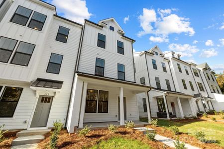 New construction Townhouse house 653 District Ct, Unit 17, Fort Mill, SC 29708 Landon- photo 2 2