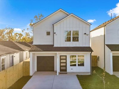 New construction Single-Family house 2127 Carr St, Houston, TX 77026 - photo 0