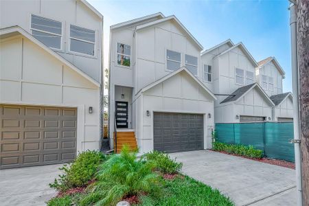 New construction Single-Family house 2303 Staples Street, Houston, TX 77026 - photo 0