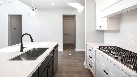 New construction Single-Family house 1841 Gyst Rd, Seguin, TX 78155 plan 2694W - image 10