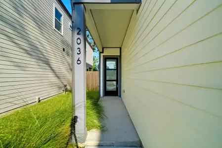 New construction Single-Family house 2036 Thonig Rd, Houston, TX 77055 - image