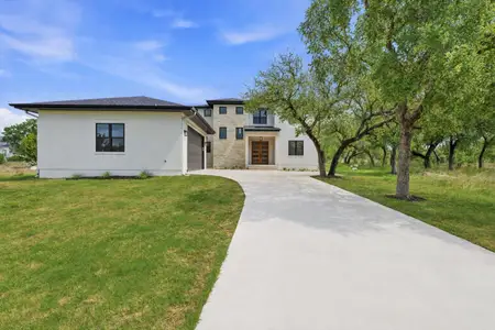 New construction Single-Family house 109 Rocky Summit Ct, Spicewood, TX 78669 - image