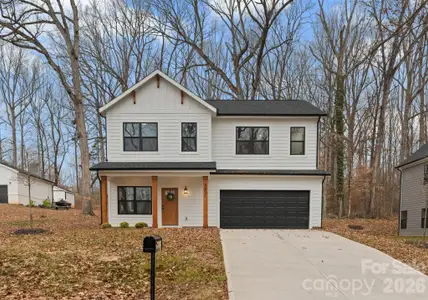 New construction Single-Family house 8821 Dogwood Dr, Charlotte, NC 28215 - image