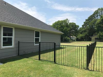 New construction Single-Family house 1407 S Clements St, Gainesville, TX 76240 null- photo 14 14