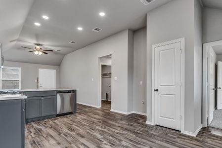 New construction Single-Family house 1215 High St, Navasota, TX 77868 - image 15