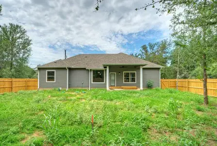 New construction Single-Family house 126 E Pauwela Ln, Bastrop, TX 78602 - image