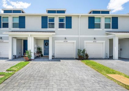 New construction Townhouse house 5739 Se Edgewater Cir, Stuart, FL 34997 - image