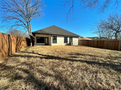 New construction Single-Family house 1466 E Morphy St, Fort Worth, TX 76104 null- photo 18 18