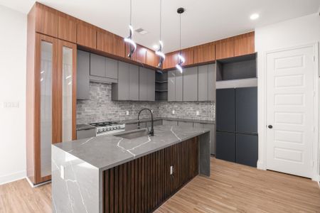 New construction Single-Family house 8046 Chateau St, Houston, TX 77028 - image 7