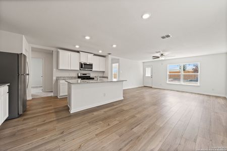 New construction Single-Family house 14923 Telfaire Mdw, Von Ormy, TX 78073 null- photo 1 1
