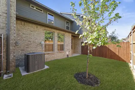 New construction Townhouse house 6945 Mustang Isle Dr, Dallas, TX 75228 plan Amber - image 18