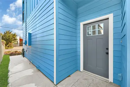 New construction Townhouse house 7602 Ave J, Houston, TX 77012 - image