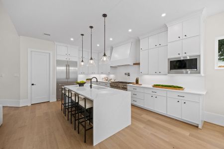 New construction Single-Family house 1306 Zora St, Houston, TX 77055 - image 6