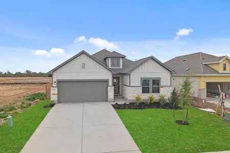 New construction Single-Family house 145 Ayres Horn, Cedar Creek, TX 78612 plan Young - image