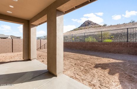 New construction Single-Family house 13593 W Calle De Pompas, Peoria, AZ 85383 Hewitt II- photo 22 22