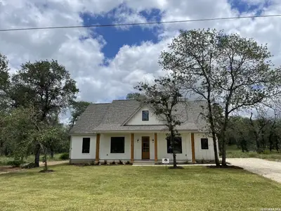 New construction Single-Family house 116 Pinot Pl, La Vernia, TX 78121 - image