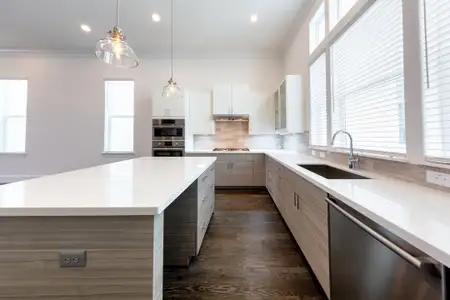 New construction Single-Family house 1308 E Crosby Rd, Carrollton, TX 75006 - image 7