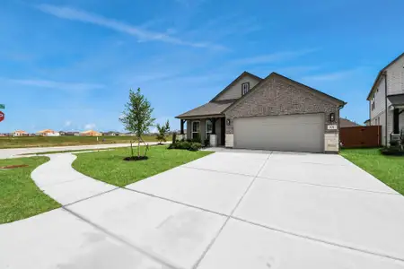 New construction Single-Family house 1004 Golden Glow Path, Magnolia, TX 77355 plan 218 - image