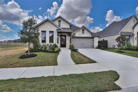 New construction Single-Family house 12331 Hackberry Dr, Mont Belvieu, TX 77523 plan 2373H - image