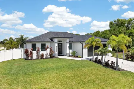 New construction Single-Family house 4700 Nw 38Th Ave, Cape Coral, FL 33993 - image