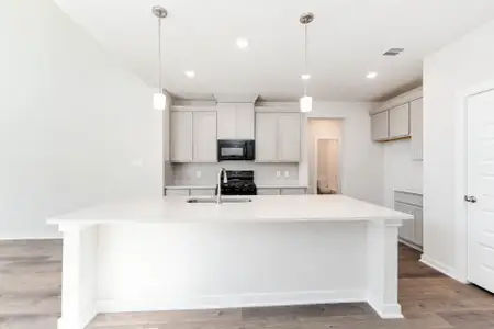 New construction Single-Family house 10611 Flight Deck Ct, Conroe, TX 77303 plan Linden - image 7