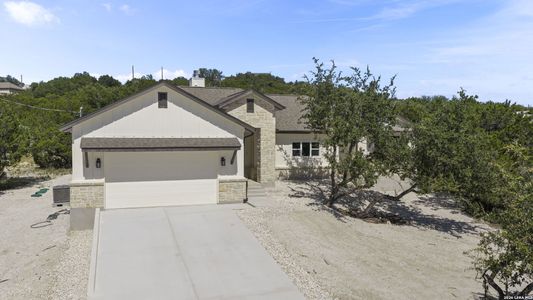 New construction Single-Family house 831 Lasso Lp, Canyon Lake, TX 78133 - image