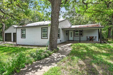 New construction Single-Family house 1005 W Water St, Weatherford, TX 76086 null- photo 0