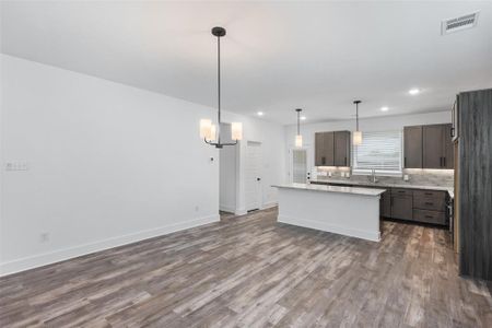 New construction Single-Family house 3608 William Ct, Grand Prairie, TX 76065 plan Jennifer - image 5