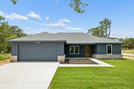 New construction Single-Family house 421 Hamilton Rd, Mineral Wells, TX 76067 - image