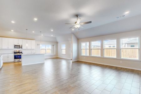 New construction Single-Family house 133 Hudson Ln, Justin, TX 76247 plan Fairfield - 50' Smart Series - image 7